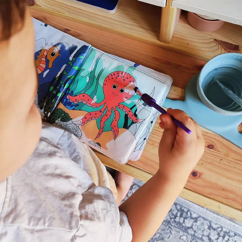 AquaDoodle – Montessori water coloring book