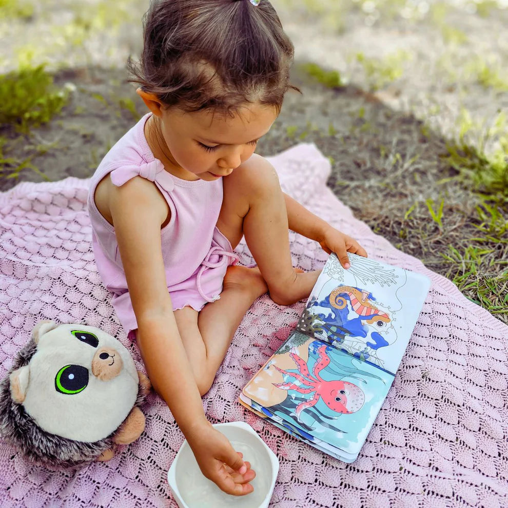 AquaDoodle – Montessori water coloring book