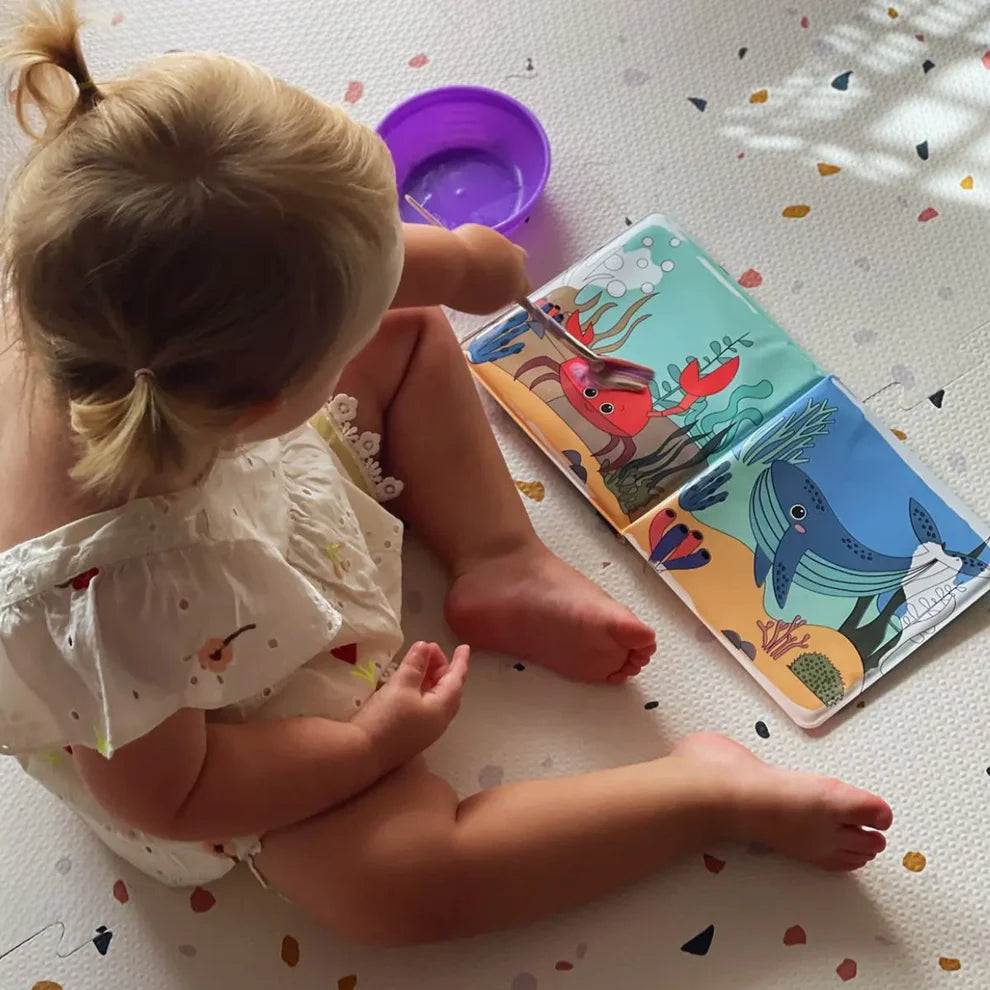 AquaDoodle – Montessori water coloring book