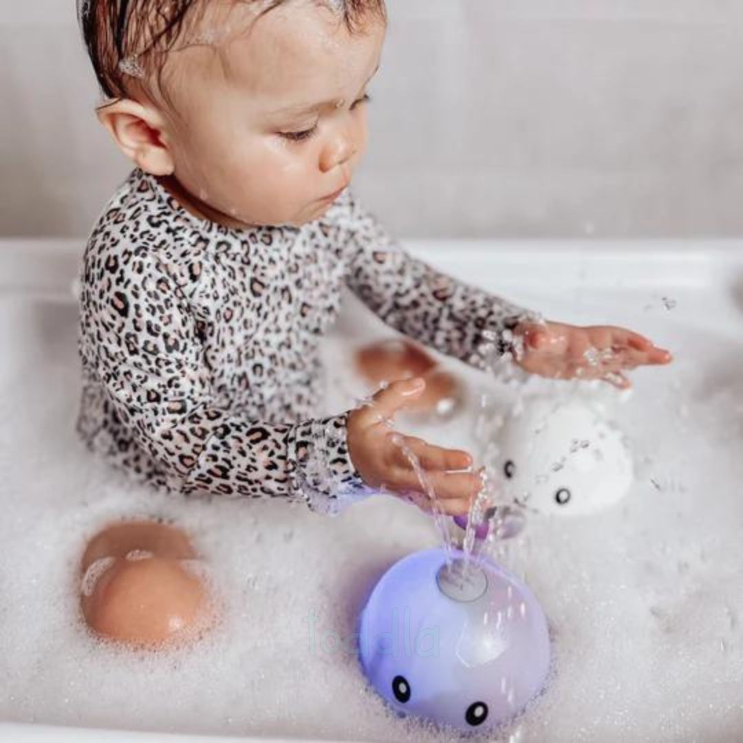 Splashi – Water spraying whale toy