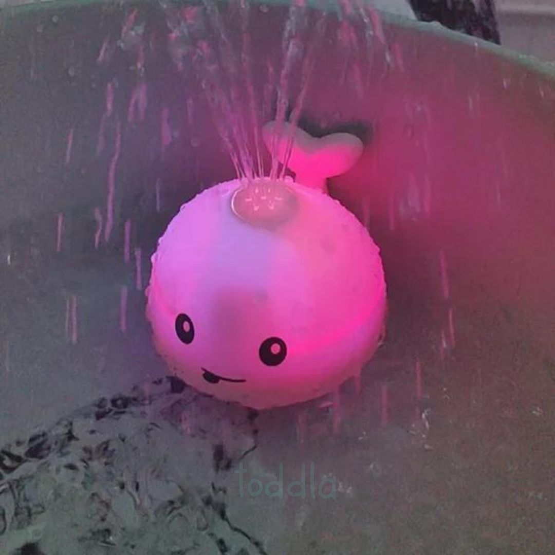 Splashi – Water spraying whale toy