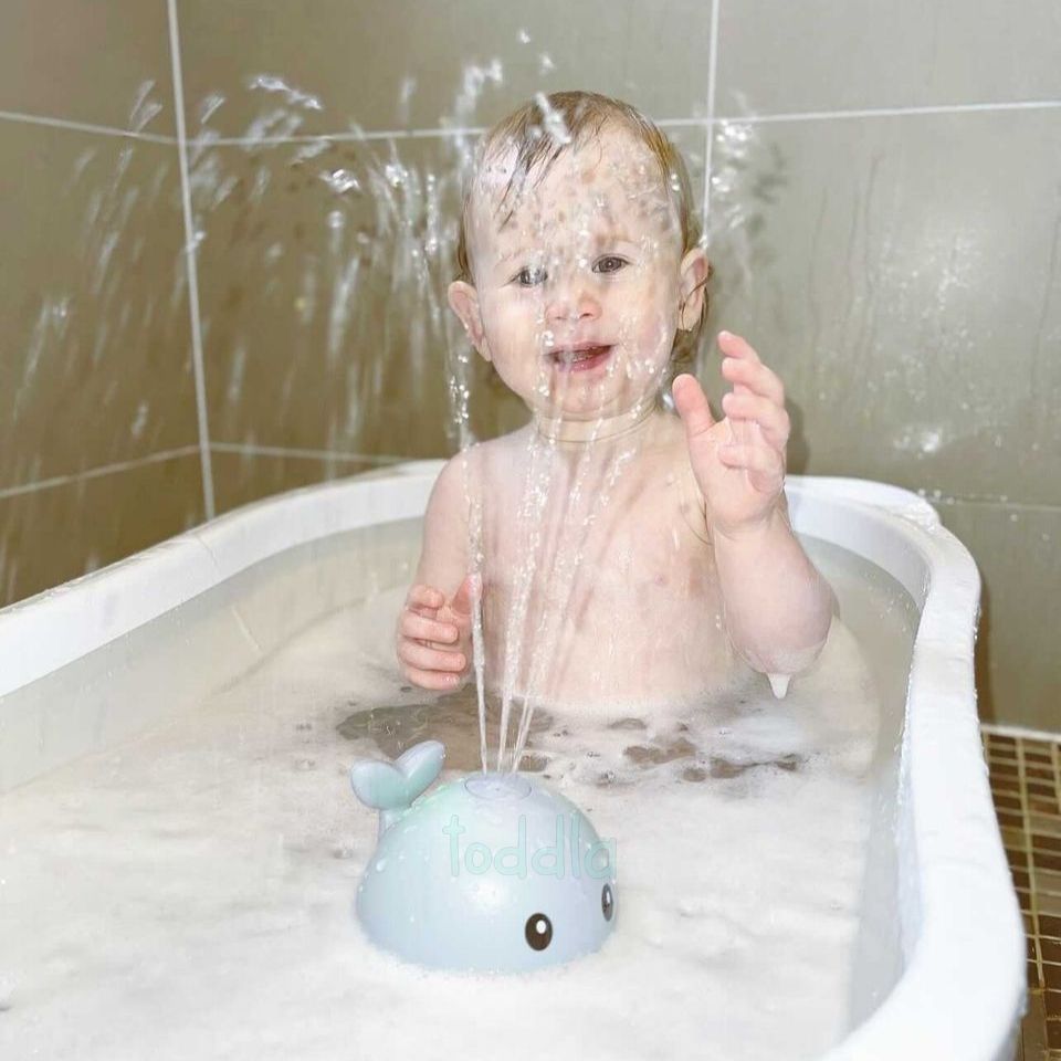 Splashi – Water spraying whale toy