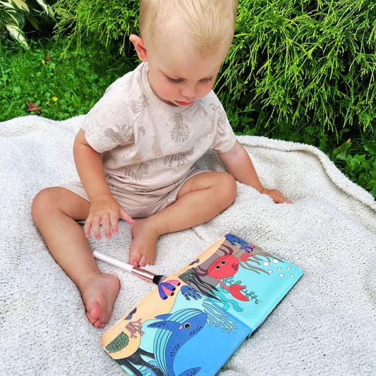 AquaDoodle – Montessori water coloring book
