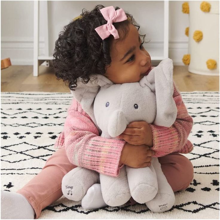 Elli – Peek-a-boo musical elephant
